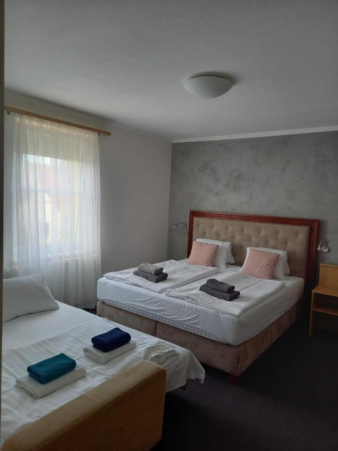 Pension Kiwi Mikulov Luaran gambar