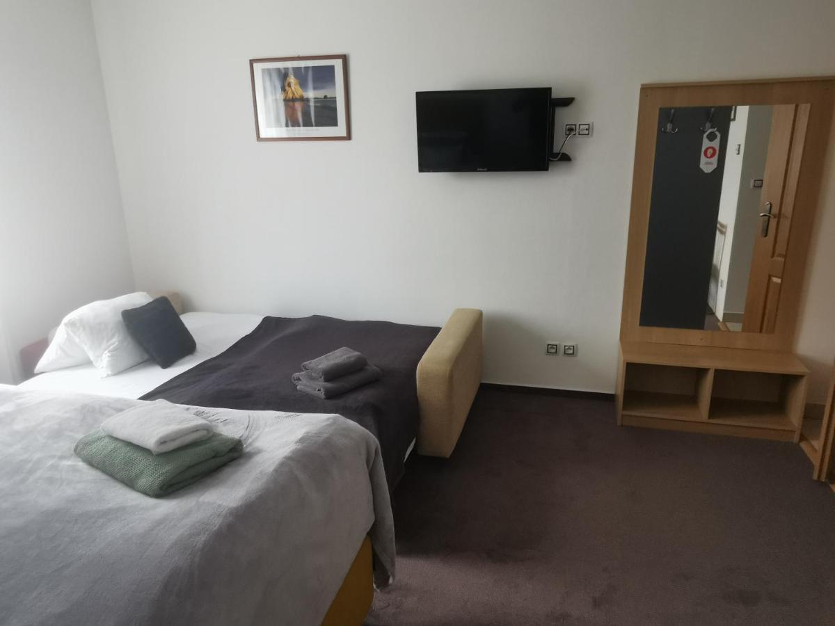 Pension Kiwi Mikulov Luaran gambar
