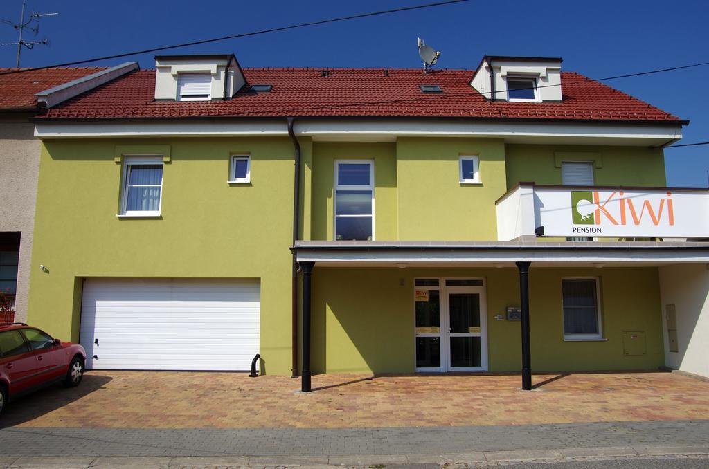 Pension Kiwi Mikulov Luaran gambar