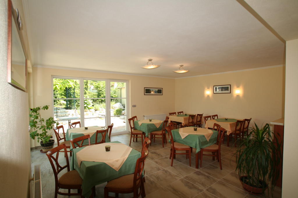 Pension Kiwi Mikulov Luaran gambar