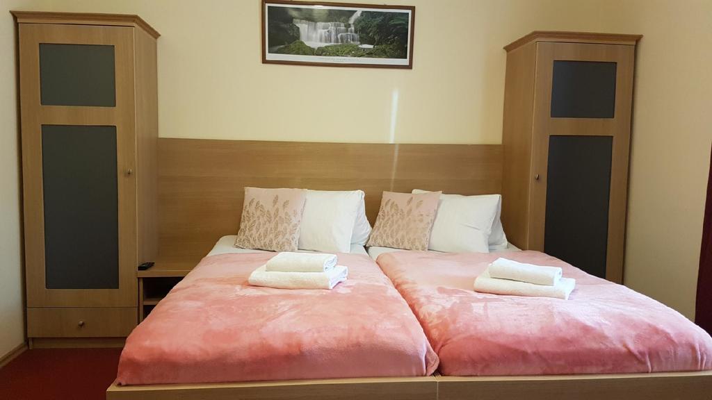 Pension Kiwi Mikulov Luaran gambar